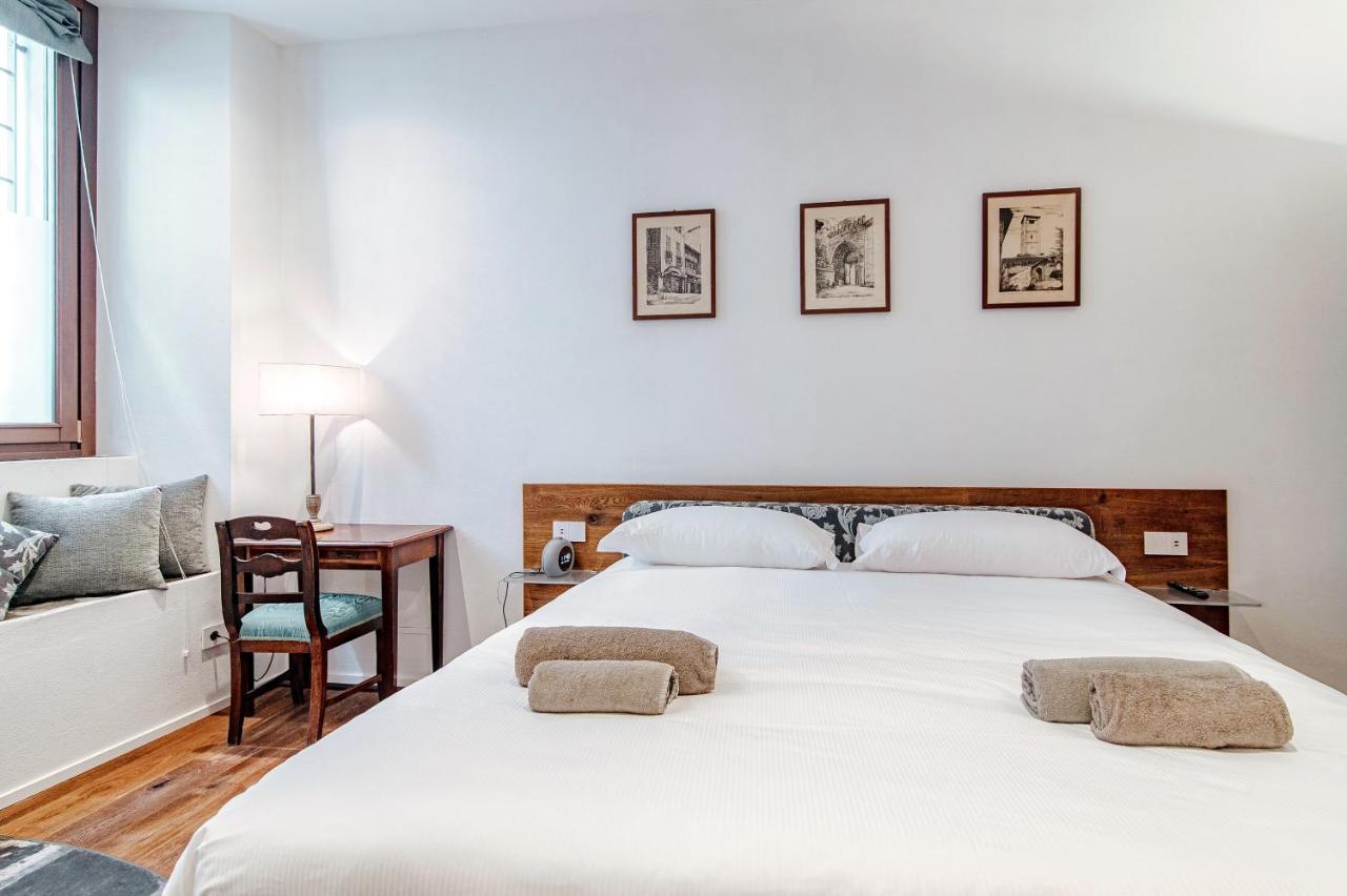 Suite Lo Storico - The House Of Travelers โกโม ภายนอก รูปภาพ