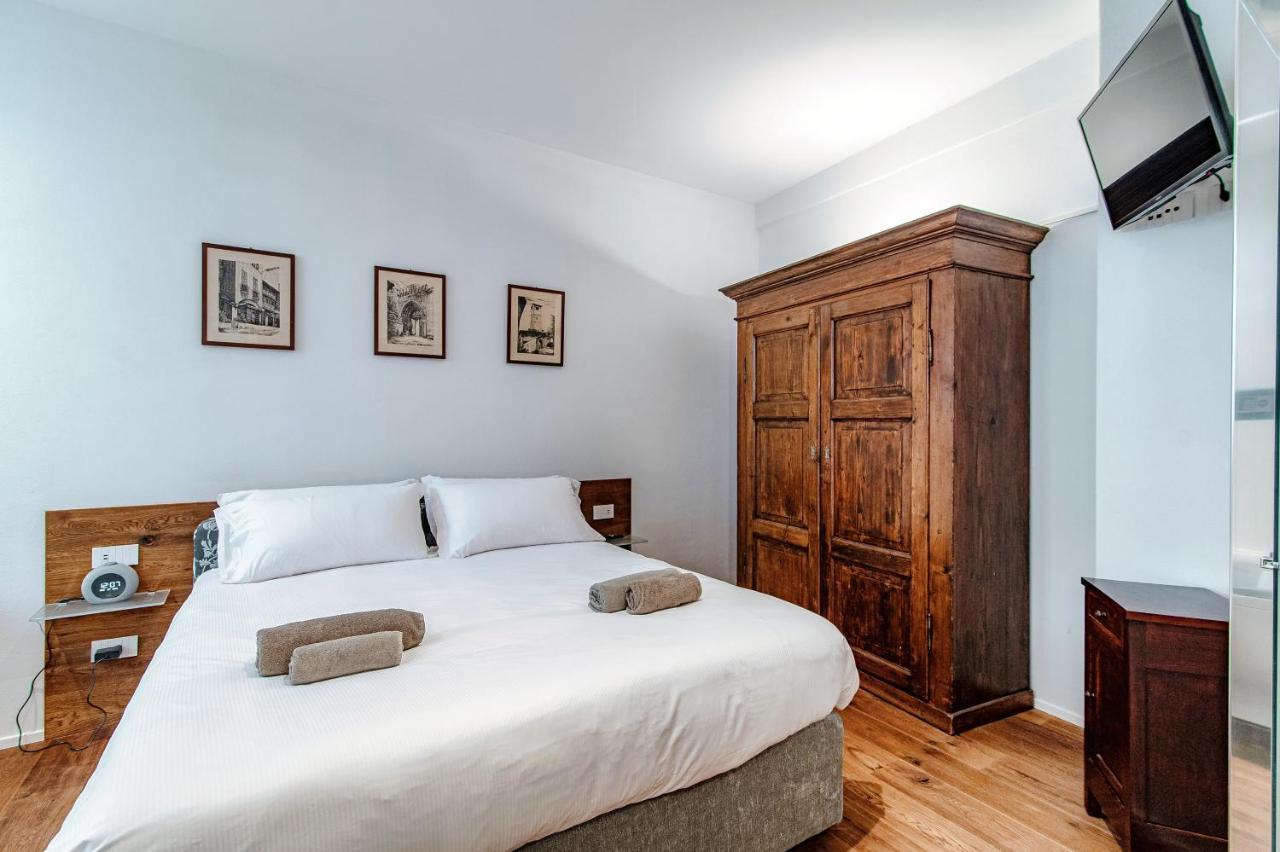 Suite Lo Storico - The House Of Travelers โกโม ภายนอก รูปภาพ